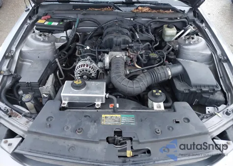 2006 Ford Mustang V6 z USA, uszkodzony, nr VIN 1ZVFT80N465153548